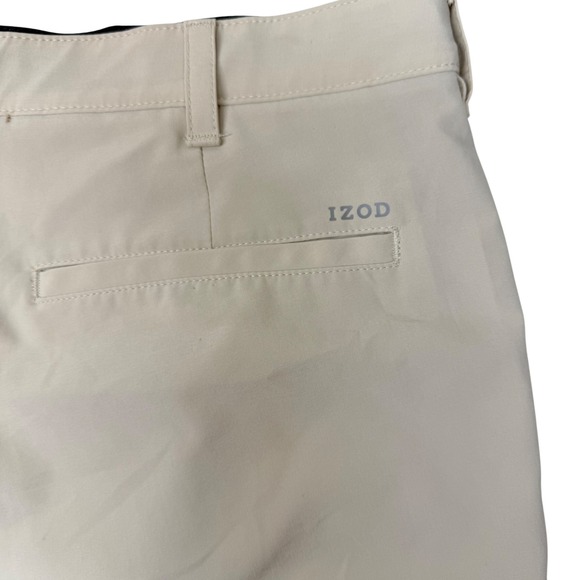 IZOD Golf Mens Size 36 Beige Shorts Cargo Pockets Active Flex Outdoor Athleisure - Picture 5 of 5